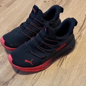 Puma Kids Sneakers in Black with Red Accents
